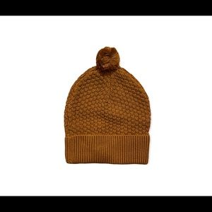 NWT Quincy Mae Pompom Beanie